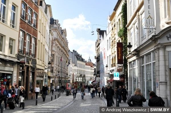 Архитектура и жизнь города Брюсселя Бельгия