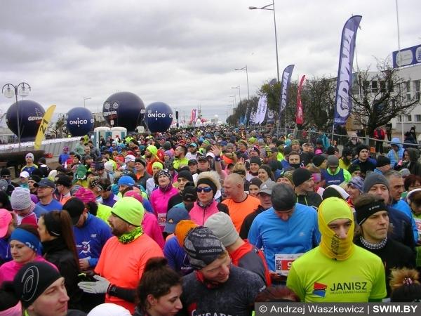 Inside of ONICO Gdynia Half Marathon 2017, полумарафон в Гдыне