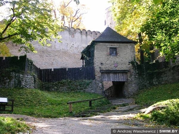 Каменный замок Польша