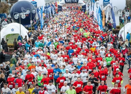 Polish Run of Independence, Gdynia 2017, Poland Running, Polish Running League, Poland Marathons, Swim.by, EMG