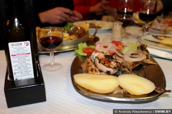 Португальская еда на праздник, портвейн, треска