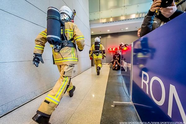 RONDO 1 Run Up, RONDO 1 Run Up Warsaw, Bieg Na Szczyt Rondo 1, www.running.by, Stair Climbing Running, Towerrunning European Championships 2020, Running.by