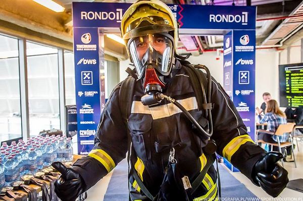 RONDO 1 Run Up, RONDO 1 Run Up Warsaw, Bieg Na Szczyt Rondo 1, www.running.by, Stair Climbing Running, Towerrunning European Championships 2020, Running.by