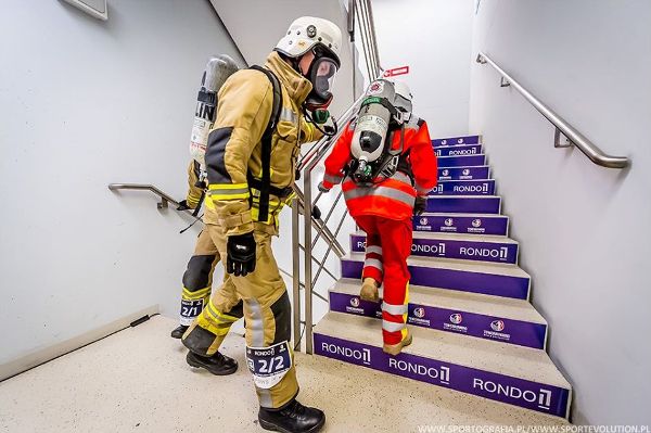 RONDO 1 Run Up, RONDO 1 Run Up Warsaw, Bieg Na Szczyt Rondo 1, www.running.by, Stair Climbing Running, Towerrunning European Championships 2020, Running.by