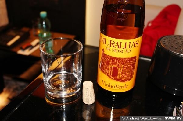 Вино Португалия полусладкое